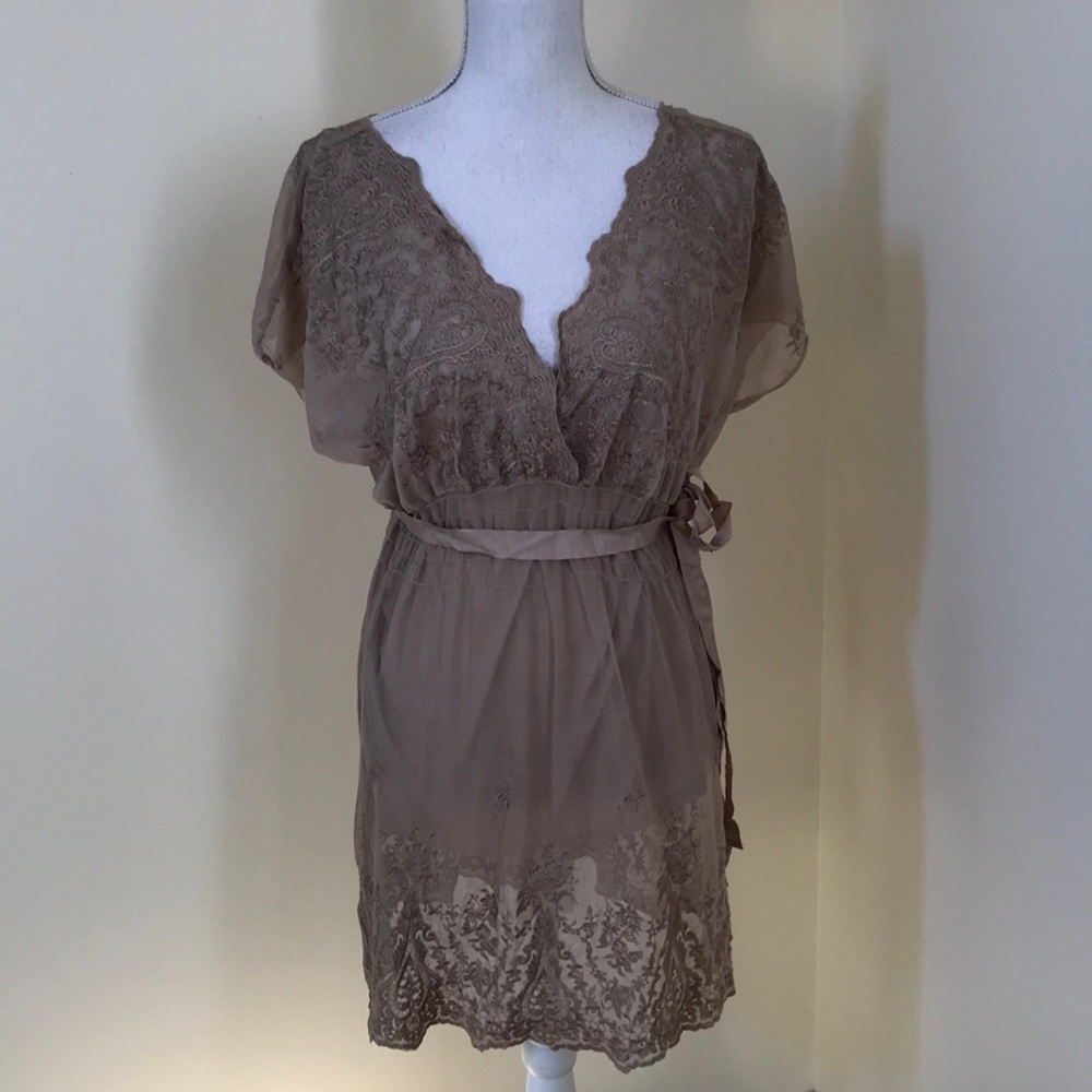 Nwt! Vertigo Paris Size Xl Mesh Embroidered Top
